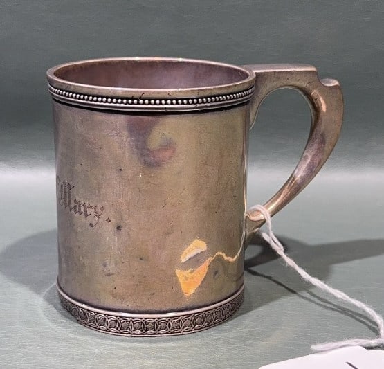 TIFFANY & CO STERLING SILVER HANDLED CUP: 5 OZT 3" X 4"