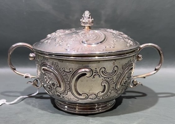 ENGLISH STERLING SILVER SUGAR DISH W. LID (1 of 5)