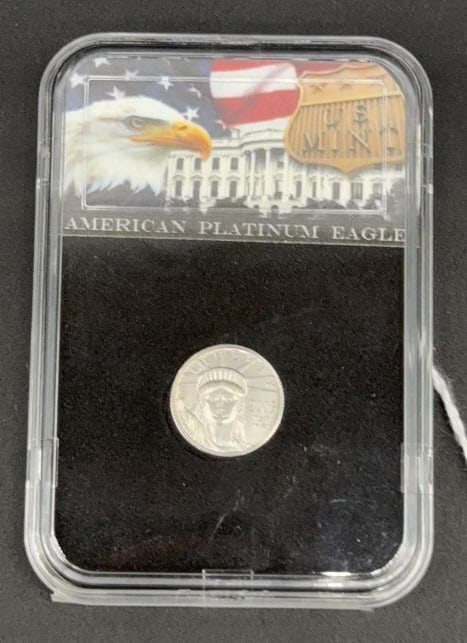 2005 $10 1/10 OZT AMERICAN PLATINUM EAGLE COIN: ~
