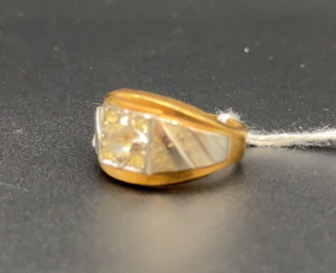 18KT ELECTRO PLATED GOLD MENS RING W/ STONE: ~