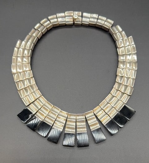 970 MEXICAN SILVER CHOKER NECKLACE: 1 LINK IS LOOSE