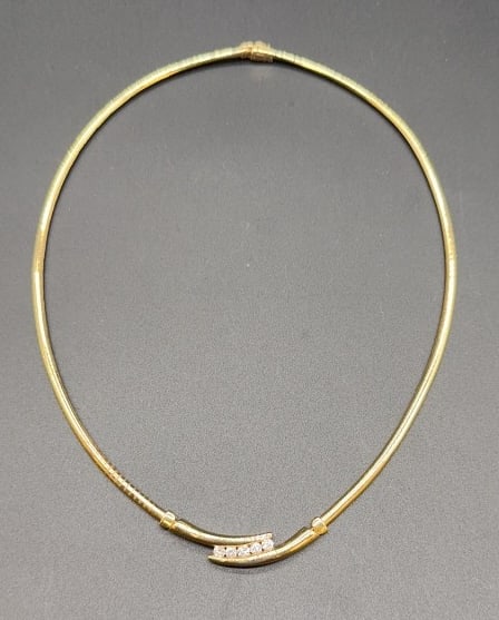 14KT GOLD CHOKER NECKLACE W/ DIAMONDS: 26g