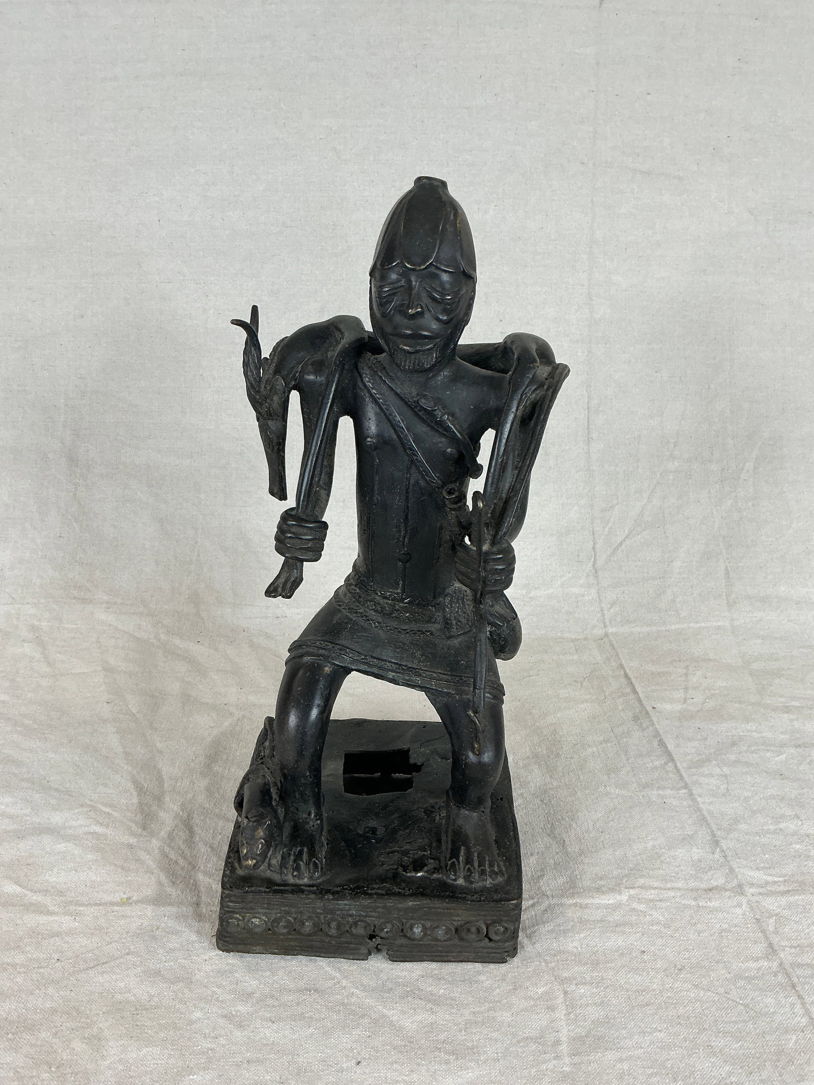 Hunter statue - 2
