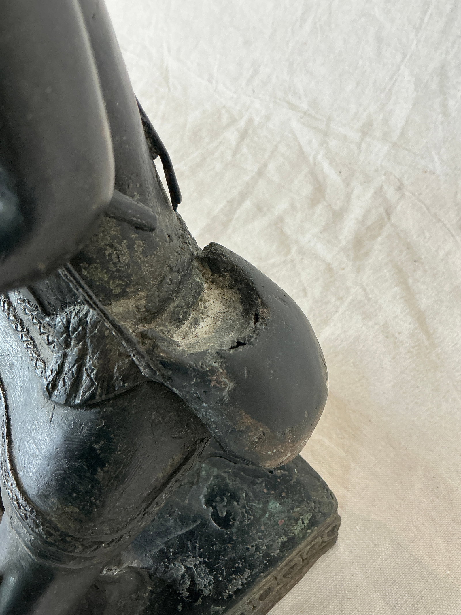 Hunter statue - 8