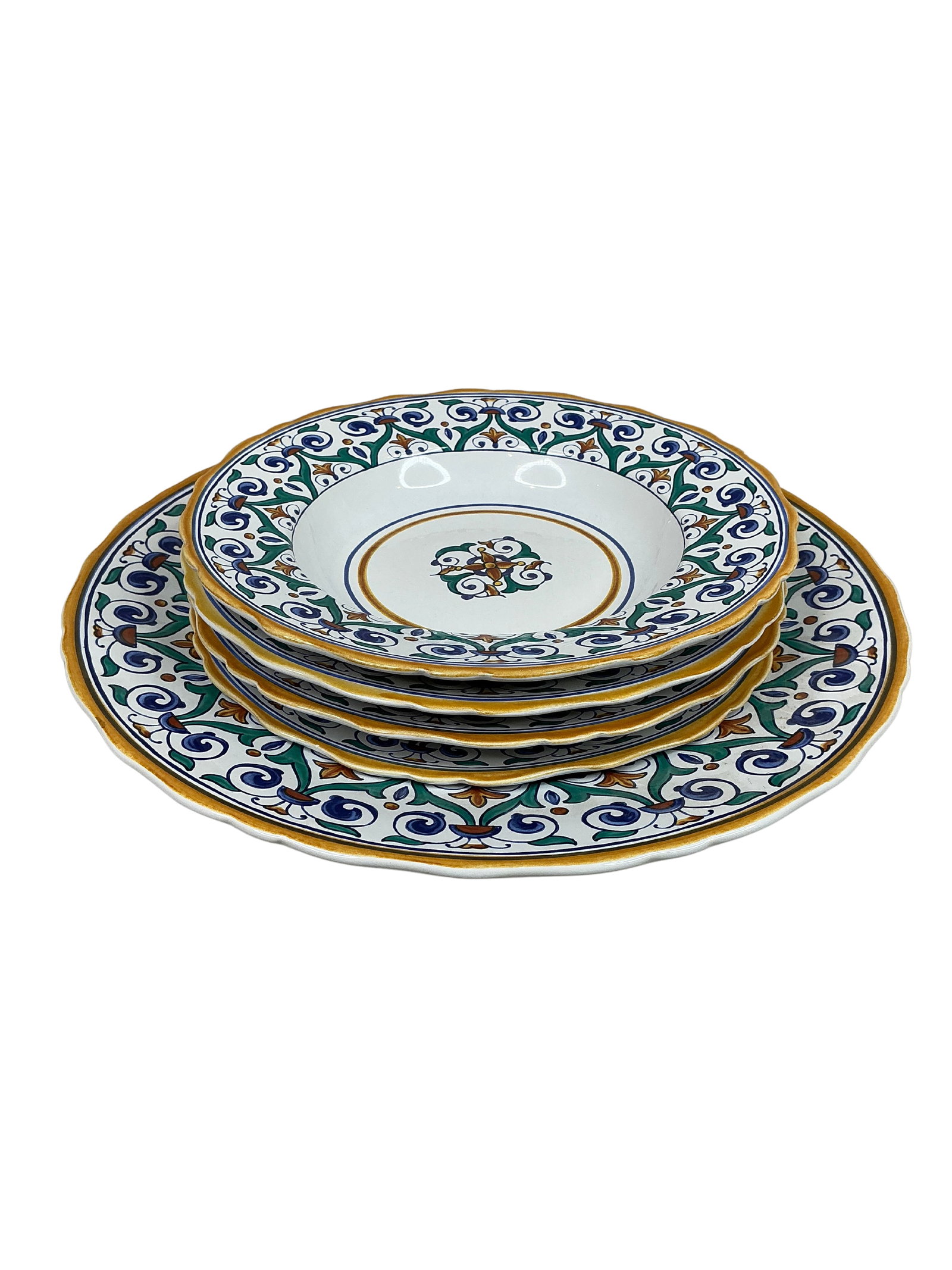 Williams Sonoma Savona 4-Piece Plate Set with Platter - Made in Portugal: This item is a collection of kitchenware from the Williams Sonoma Savona series, made in Portugal. The set includes four plates and a large platter, all designed in a harmonious arrangement allowing