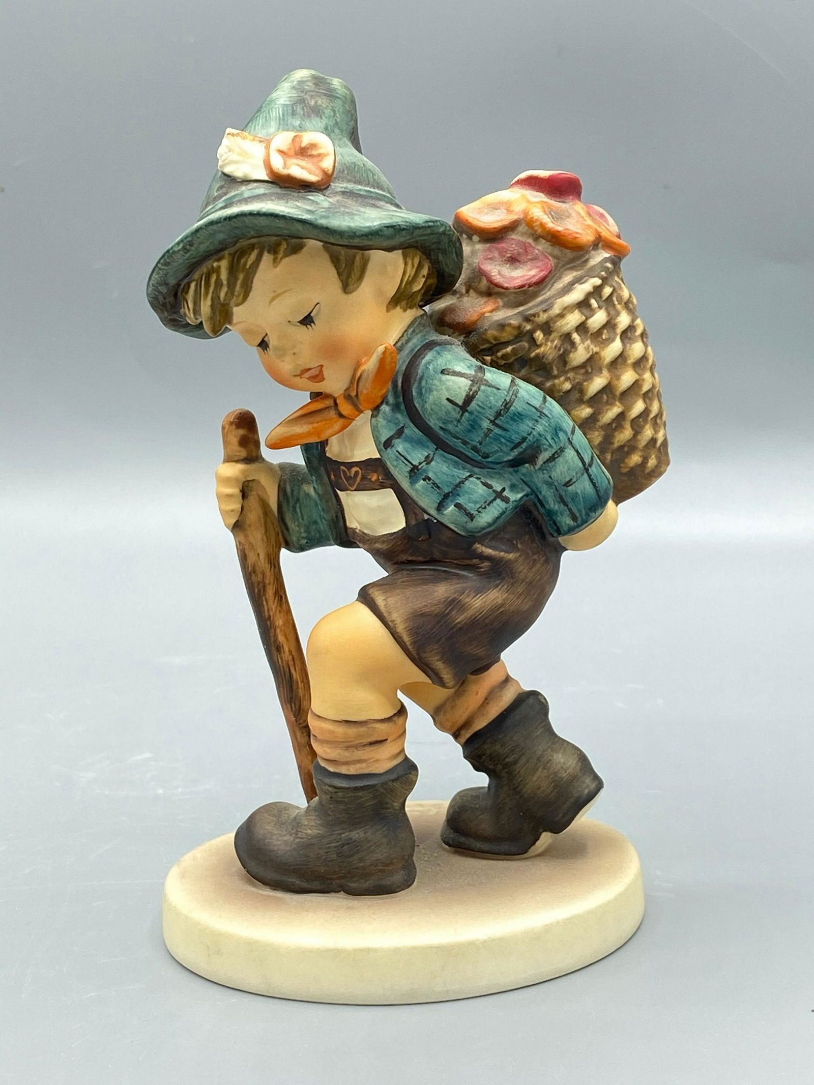 Hummel Goebel West Germany Flower Vendor 1971 (1 of 11)