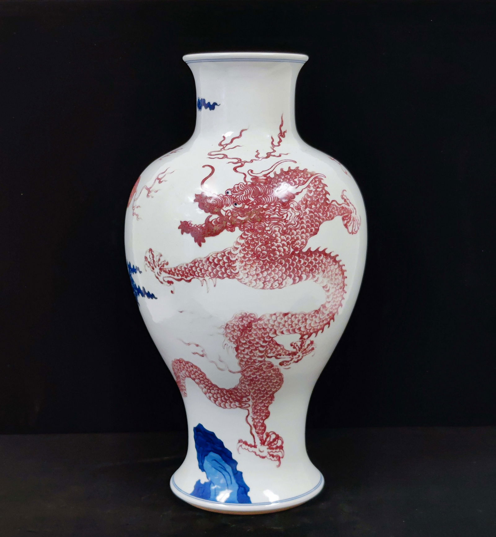 CHINESE QING RED DRAGON AND BLUE MOUNTAIN VASE (1 of 12)