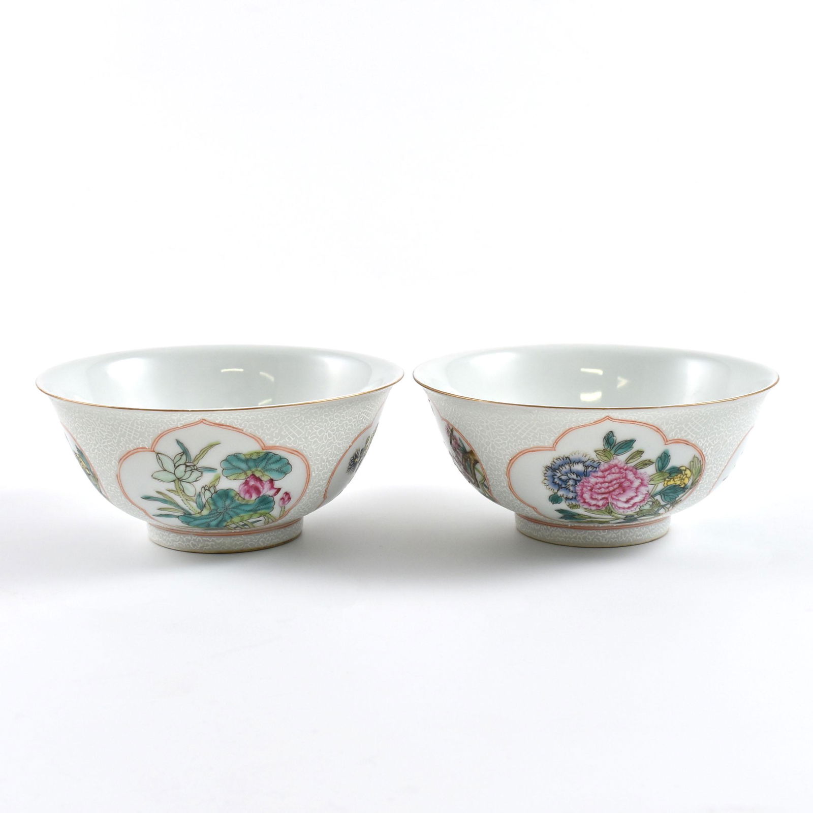 PAIR FAMILLE ROSE FLORAL BOWLS (1 of 8)