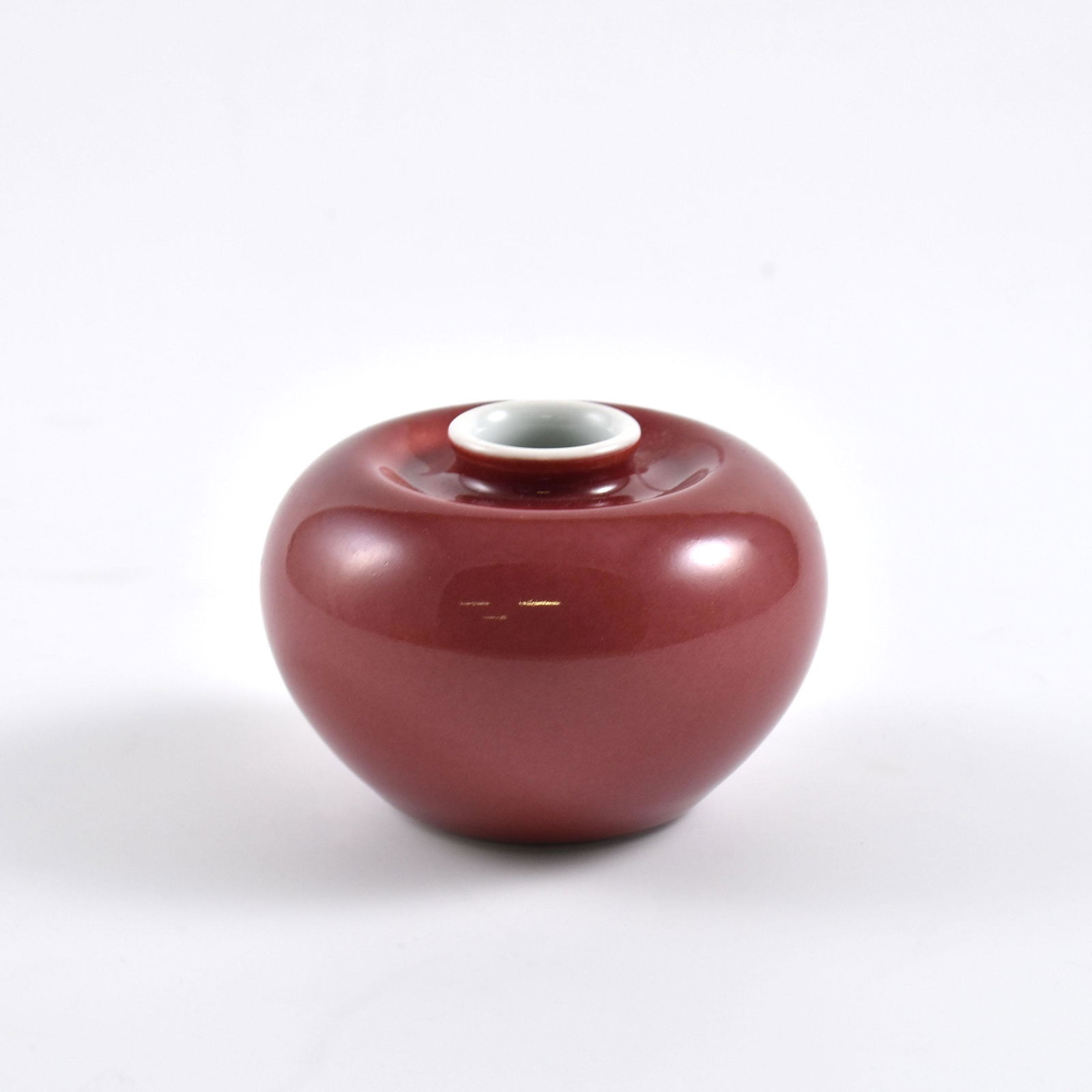 A FINE RED MONOCHROME WATER POT (1 of 4)