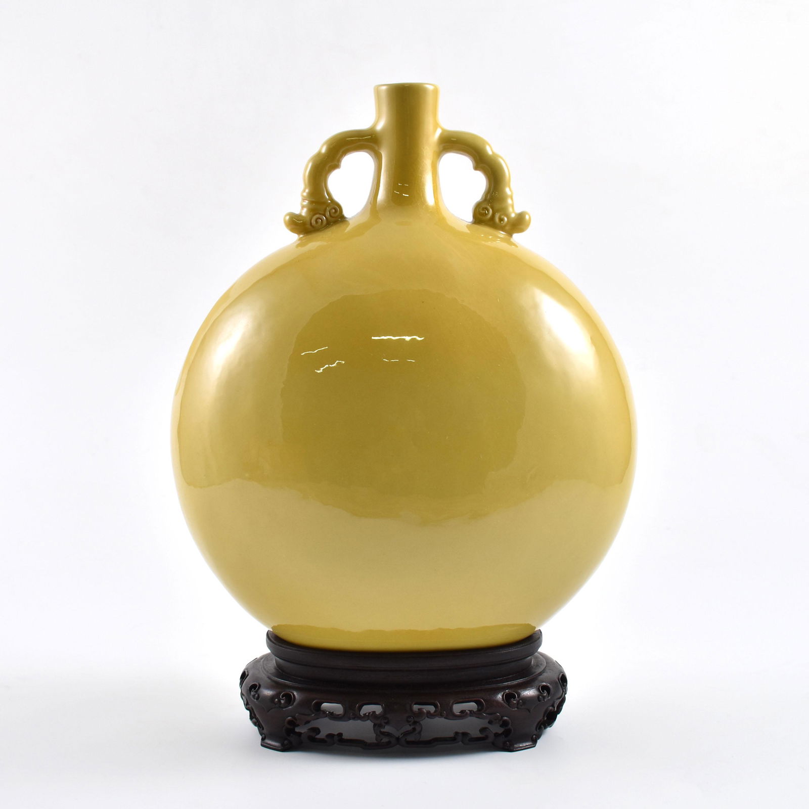A FINE CHINESE YELLOW MONOCHROME MOON VASE ON STAND (1 of 6)