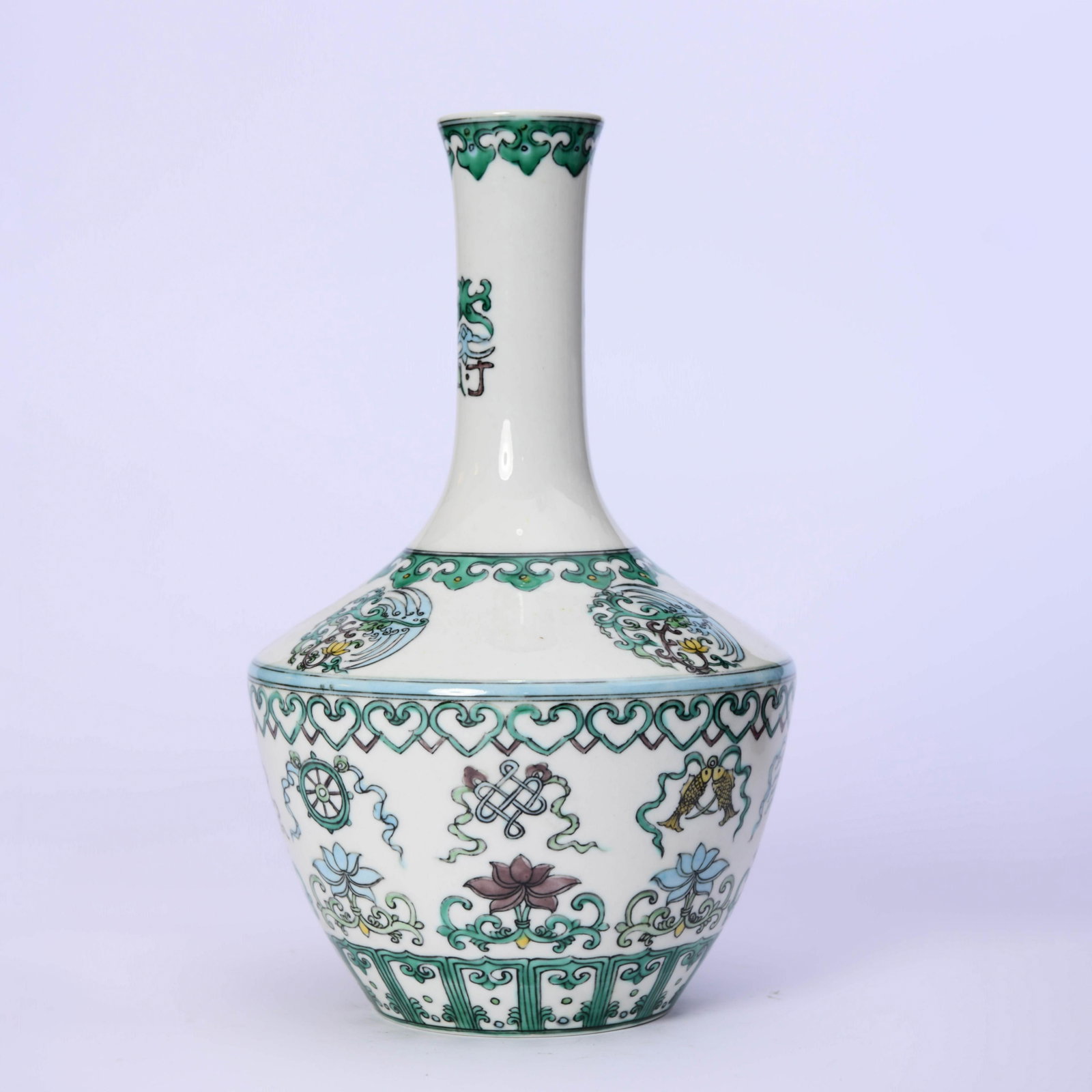 A Wucai Eight Immortals Bottle Vase: A Wucai Eight Immortals Bottle Vase Width:18cm, Height:27cm Good Conditions.Please bid with responsibility. All Lot items sold as is.