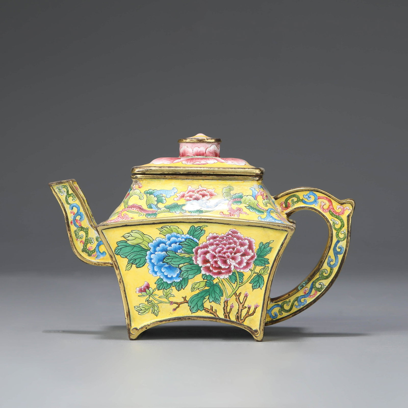 A Gilt-Bronze Enamel Peony Square Ewer: A Gilt-Bronze Enamel Peony Square Ewer Width:14cm, Height:12cm Good Conditions.Please bid with responsibility. All Lot items sold as is.