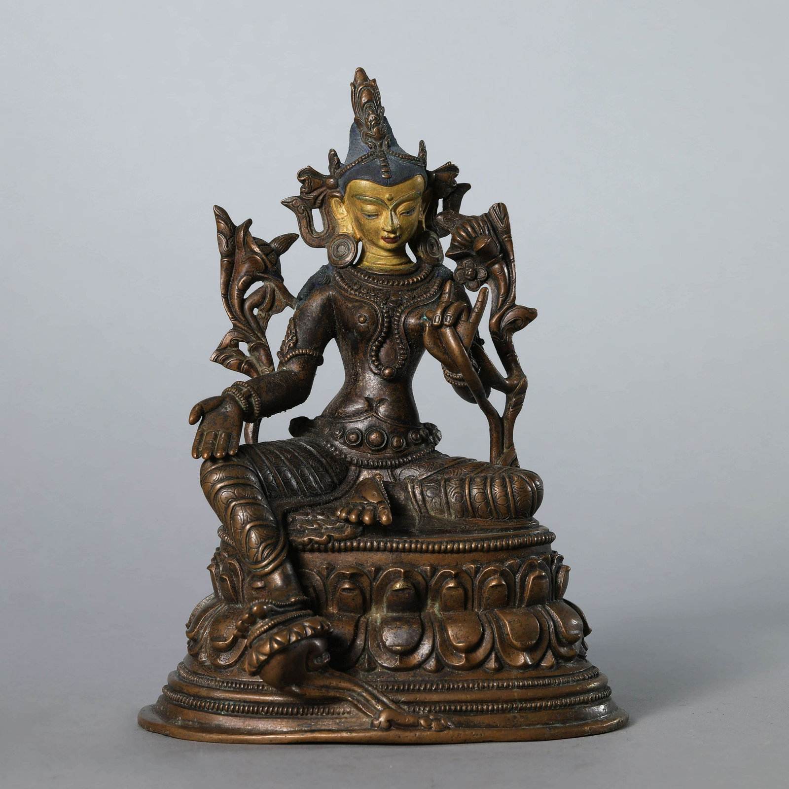 Gilt Bronze Figure of Green : Gilt Bronze Figure of Green Tara Weight:1559g, Length:14.5cm, Width:11.4cm, Height:19.5cm,