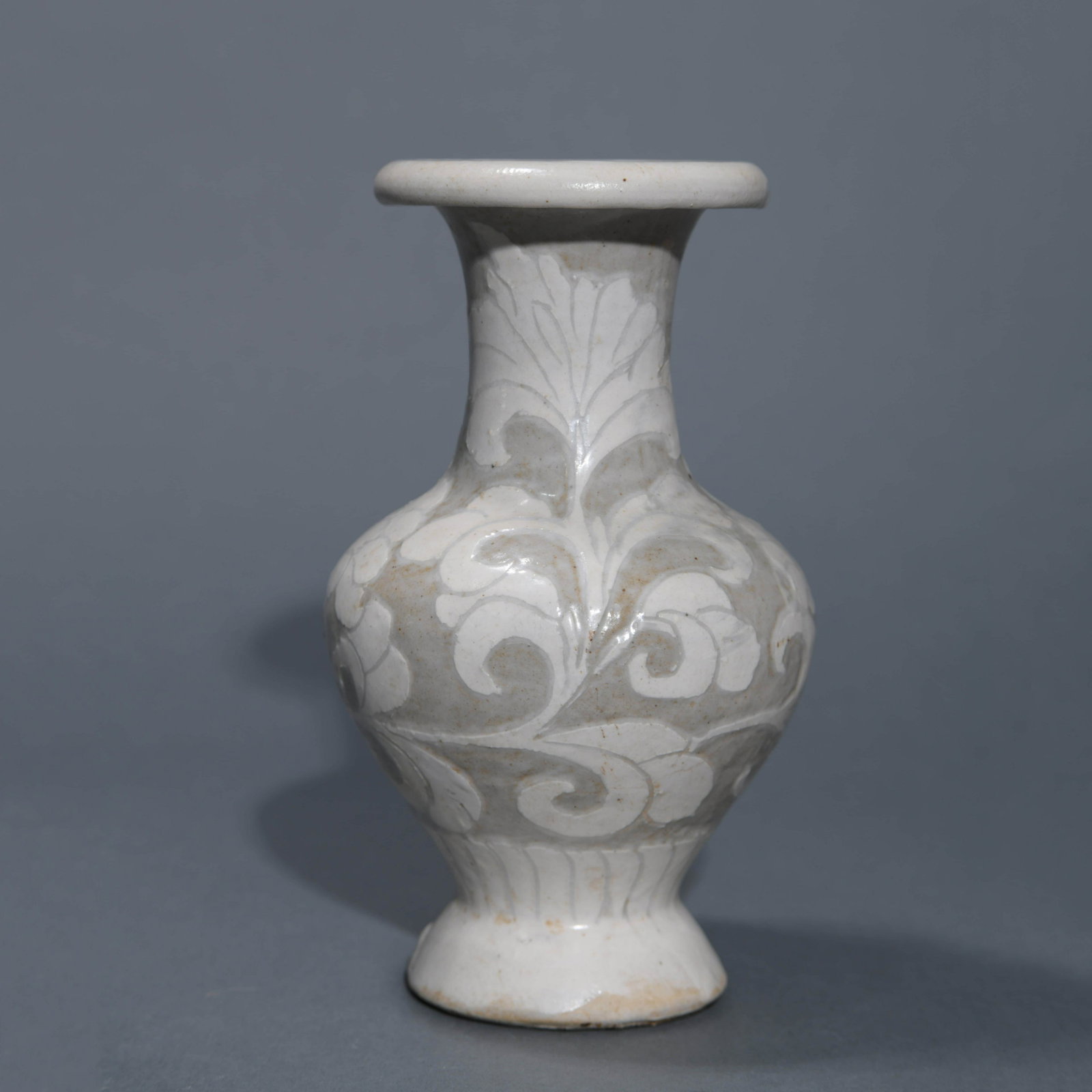 Cizhou Kiln Flower Vase: Cizhou Kiln Flower Vase Diam.9cm, Width:11cm, Height:19cm,