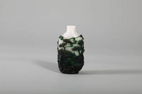 Green Overlay White Glassware Landscape Snuff Bottle: Green Overlay White Glassware Landscape Snuff Bottle Height:7.3cm, Detailed condition reports are not included in this catalog. For additional information, including condition reports, please