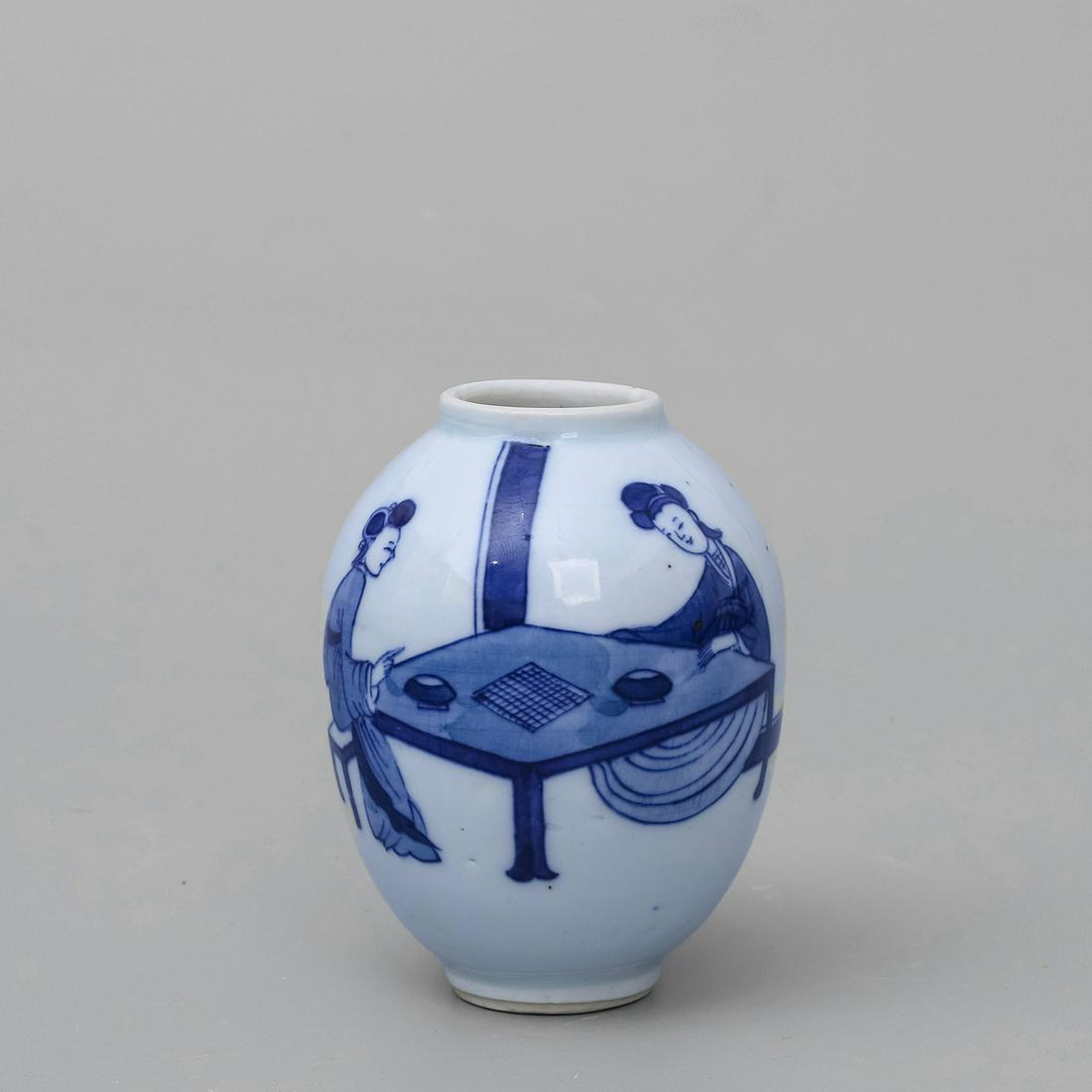 Blue And White Figure Jar (1 of 7)