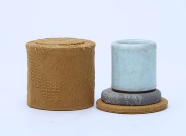 A TURQUOISE-GLAZED THUMB RING