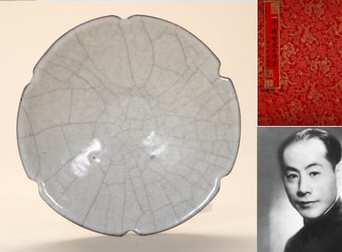 A RU WARE 'CRACKLED' LOBED BOWL