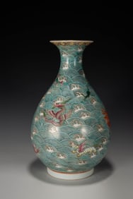 A FAMILLE ROSE AND GILT 'EIGHT IMMORTALS' YUHUCHUN VASE