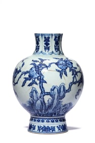 A BLUE AND WHITE 'BATS AND SHOU' LANTERN-SHAPED VASE