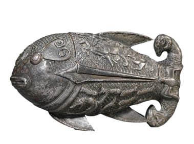 A SILVER FISH-SHAPED COVERED BOX