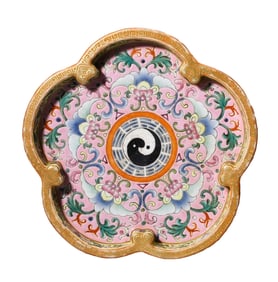 A FAMILLE ROSE 'FLORAL' BRUSH WASHER