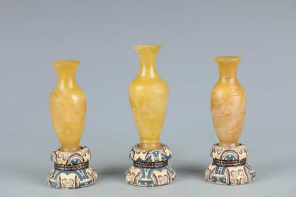 A SHOUSHAN TIANHUANG STONE 'SCHOLAR UNDER PINE' VASES