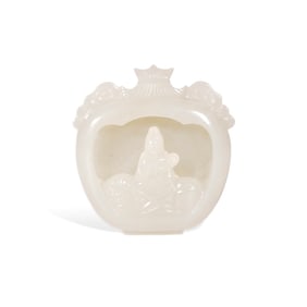 A HETIAN WHITE JADE CARVED GUANYIN PENDANT
