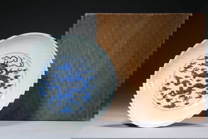 A BLUE AND WHITE 'DRAGON AND CLOUD' DISH