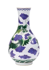 A BLUE AND WHITE 'GREEN DRAGON' YUHUCHUNPING