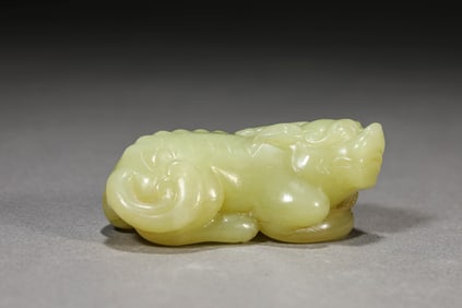 A YELLOW JADE PIXIU