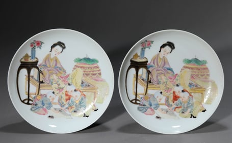 A FAMILLE ROSE 'FIGURE SCENE' DISH