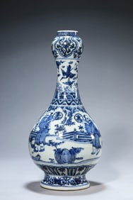 A BLUE AND WHITE 'FIGURE' GARLIC-HEAD VASE