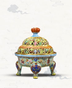 A FAMILLE-ROSE 'INTERLOCKING LOTUS' CENSER