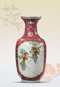 A FAMILLE-ROSE 'SQUIRREL AND GRAPES' VASE