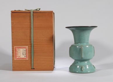 A RU TYPE COPPER-RIMMED FLOWER BEAKER