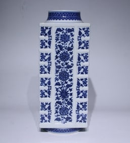 A BLUE AND WHITE 'FLORAL' SQUARE VASE