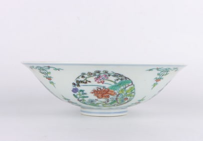 A DOUCAI 'FLOWER ROUNDELS' BOWL