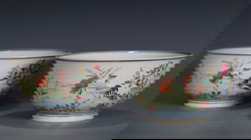 A PAIR OF DOUCAI 'CHICKEN' BOWLS