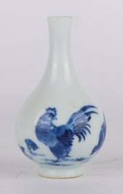 A BLUE AND WHITE 'CHICKEN' SMALL VASE