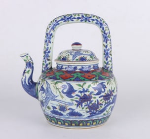 A BLUE AND WHITE EWER