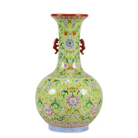 A GREEN-GROUND FAMILLE ROSE 'FLORAL'  VASE