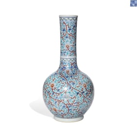 A DOUCAI 'INTERLOCKING FLOWERS' VASE
