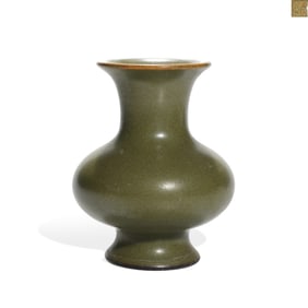 A TEA-DUST GLAZED VASE