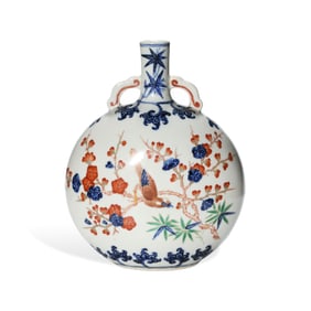 A BLUE AND WHITE WITH WUCAI 'MAGPIES ON PLUM' MOONFLASK