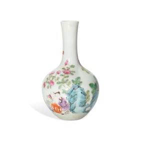 A FAMILLE ROSE 'FIGURES AND POETRY' SMALL GLOBULAR VASE