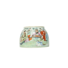 A FAMILLE ROSE 'FIGURE' HOOF-SHAPED VASE