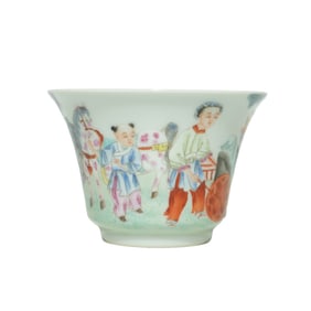 A FAMILLE ROSE 'FIGURE' CUP