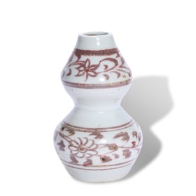 A COPPER-RED 'FLORAL' GOURD-SHAPED VASE