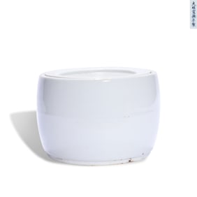 A WHITE-GLAZED CRICKET JAR